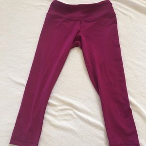 90 Degree Maroon Capri Leggings